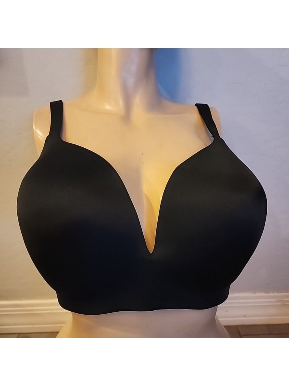 Cacique Simply Wire Free Plunge Bra 42DDD Black
